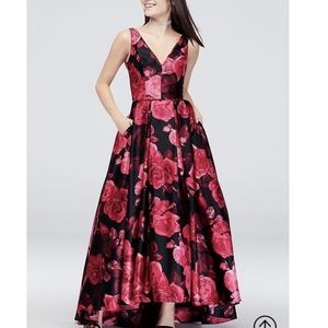 NWT Betsy & Adam Rose Gown